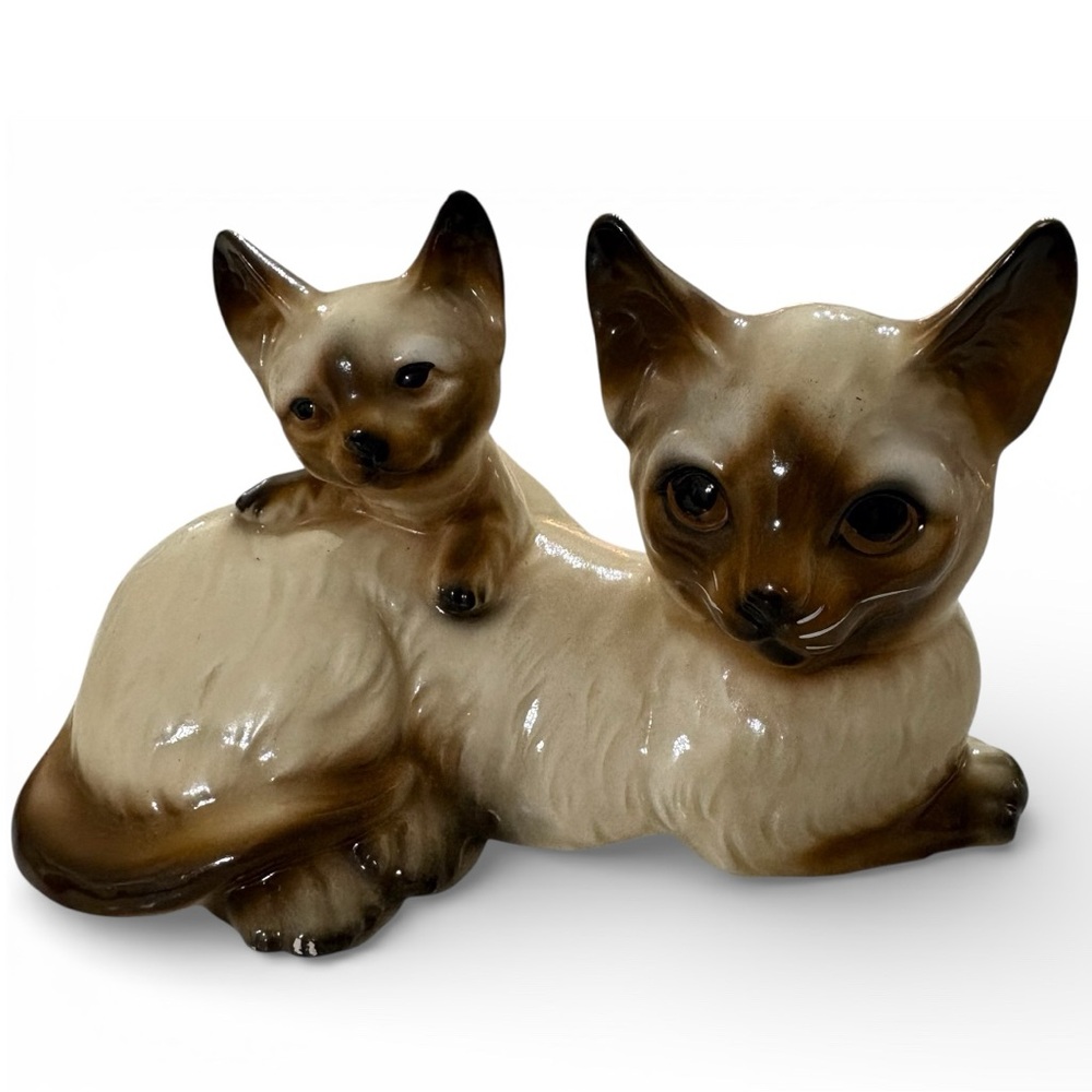 Vintage UCGC Japan Siamese Cat Figurine Mom and Kitten Collectible